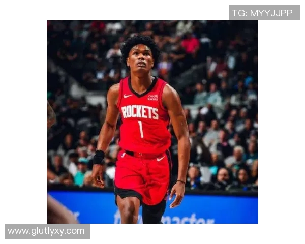 火箭无星阵容挑战NBA团队篮球：年轻球员培养能否打破季后赛巨星魔咒？解析NBA建队策略新实验
