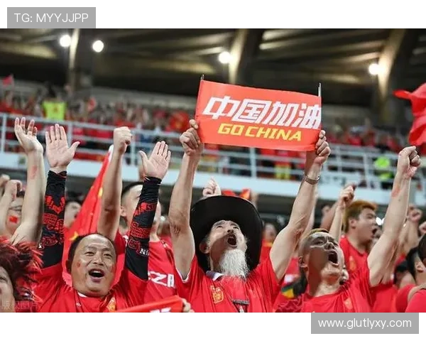 南京足球队在全国锦标赛积分榜上以69分稳居第一名展现强劲实力 南京足球队在全国锦标赛积分榜上以69分稳居第一名展现强劲实力